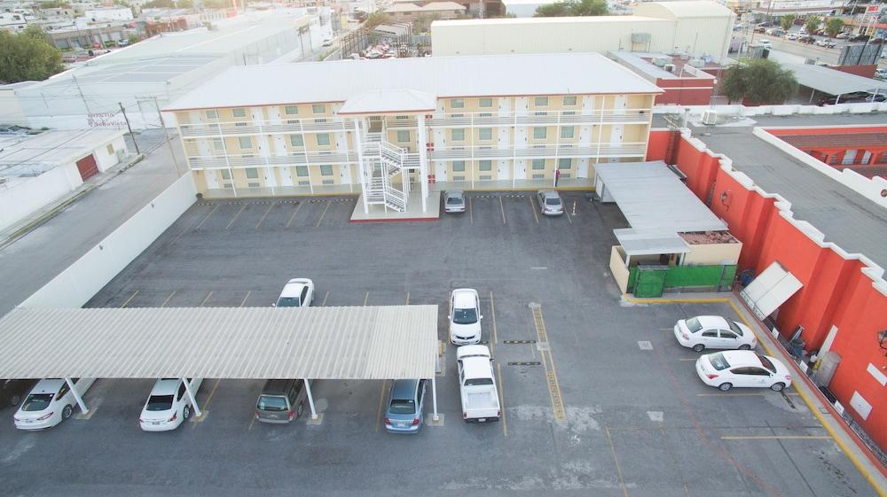 Comfort Inn Monclova Bagian luar foto