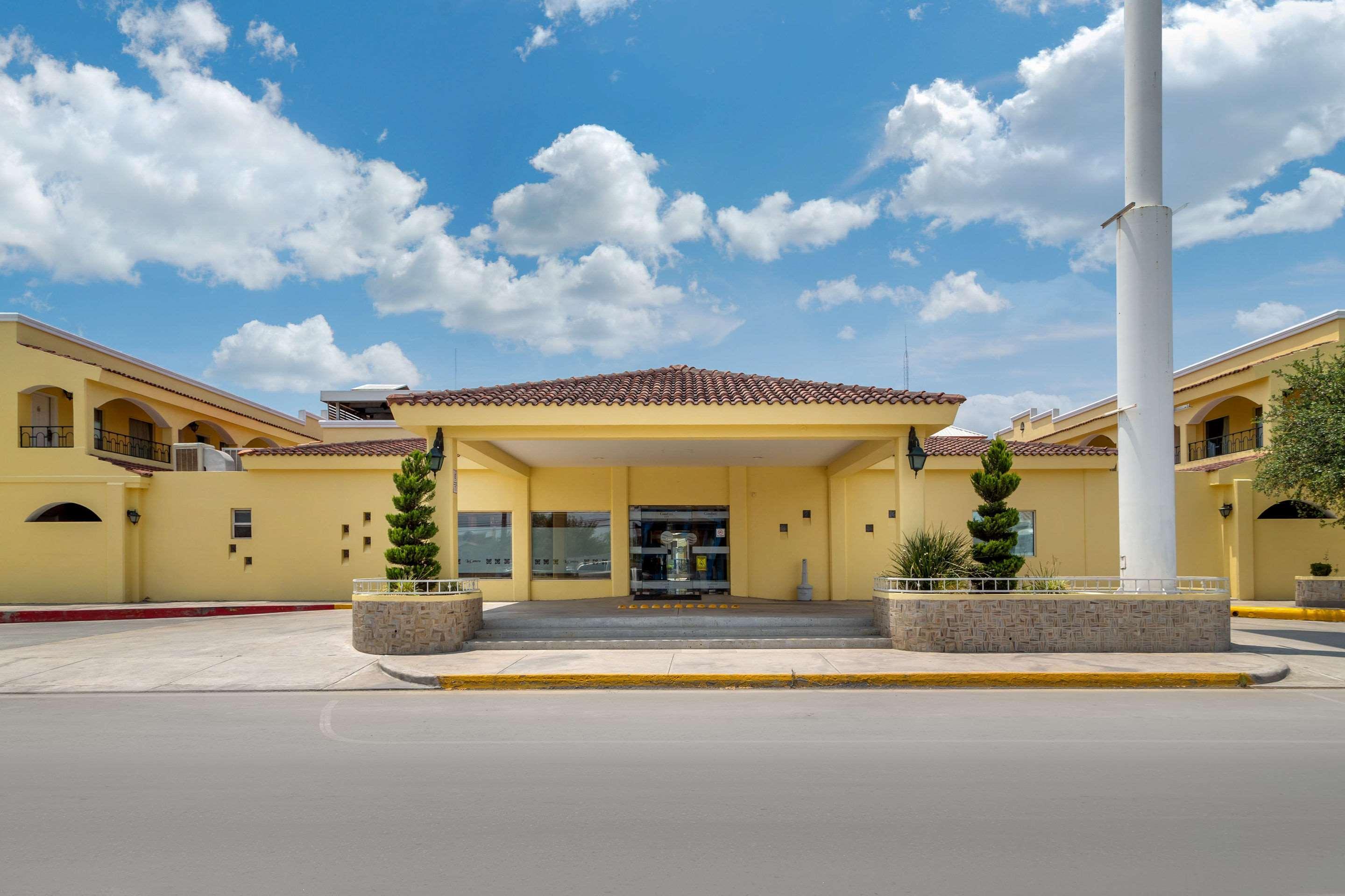 Comfort Inn Monclova Bagian luar foto