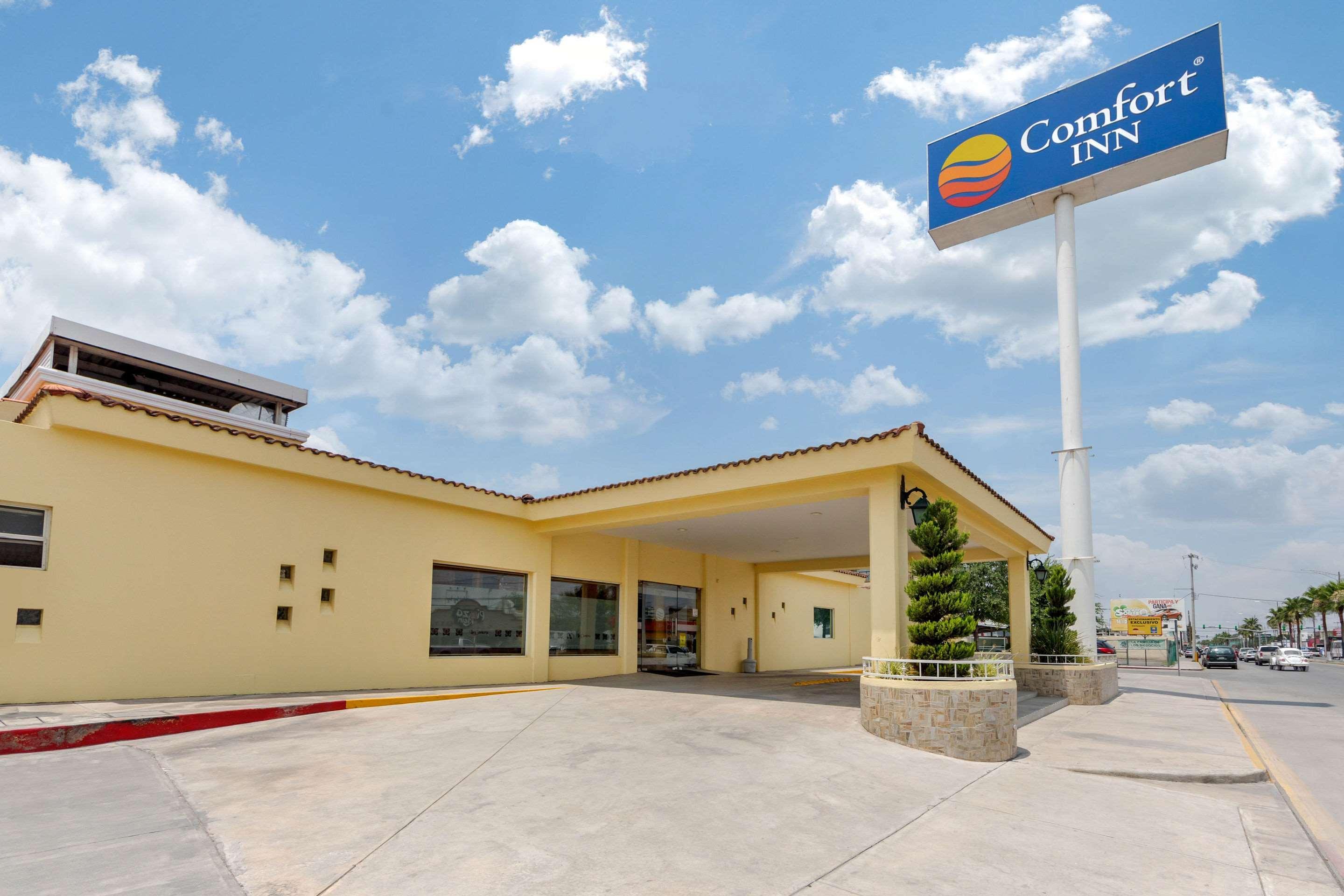 Comfort Inn Monclova Bagian luar foto